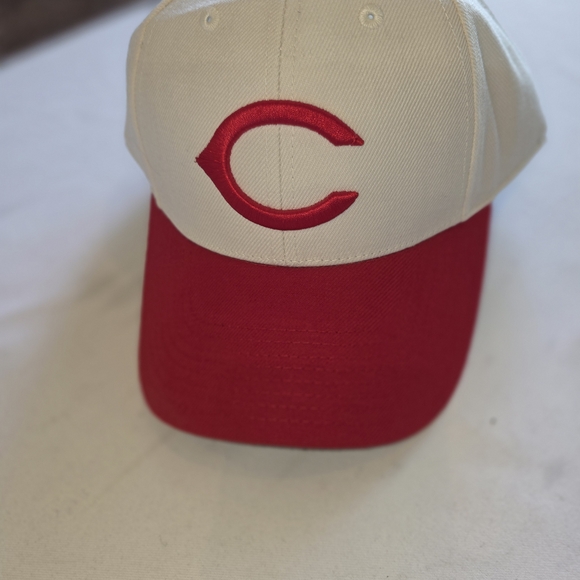 Cincinnati Reds Throwback Baseball Cap - Picture 2 of 7
